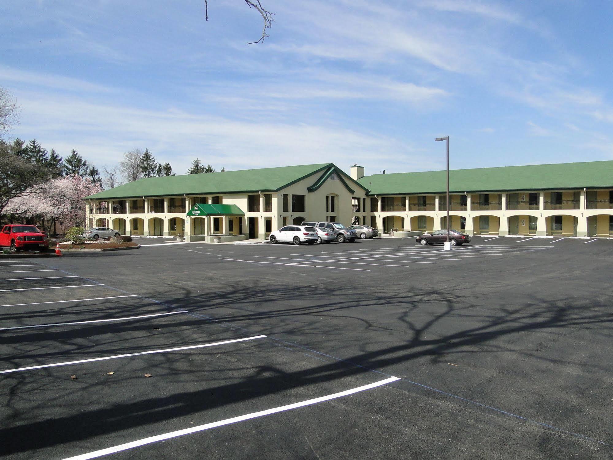 Mcintosh Inn Media Exterior photo