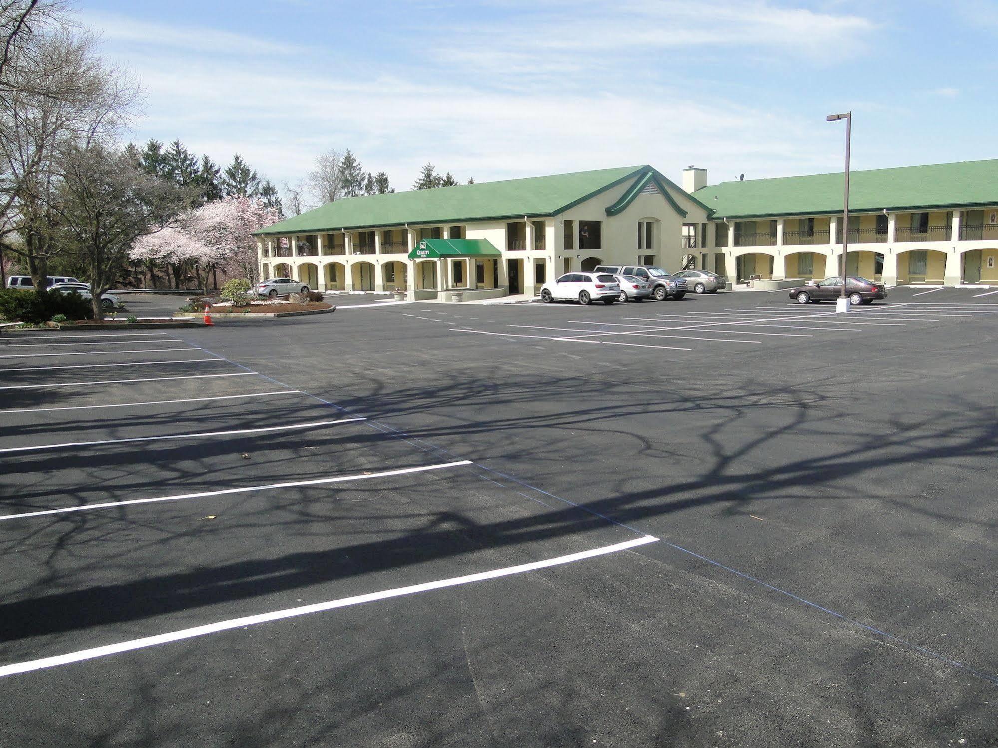 Mcintosh Inn Media Exterior photo