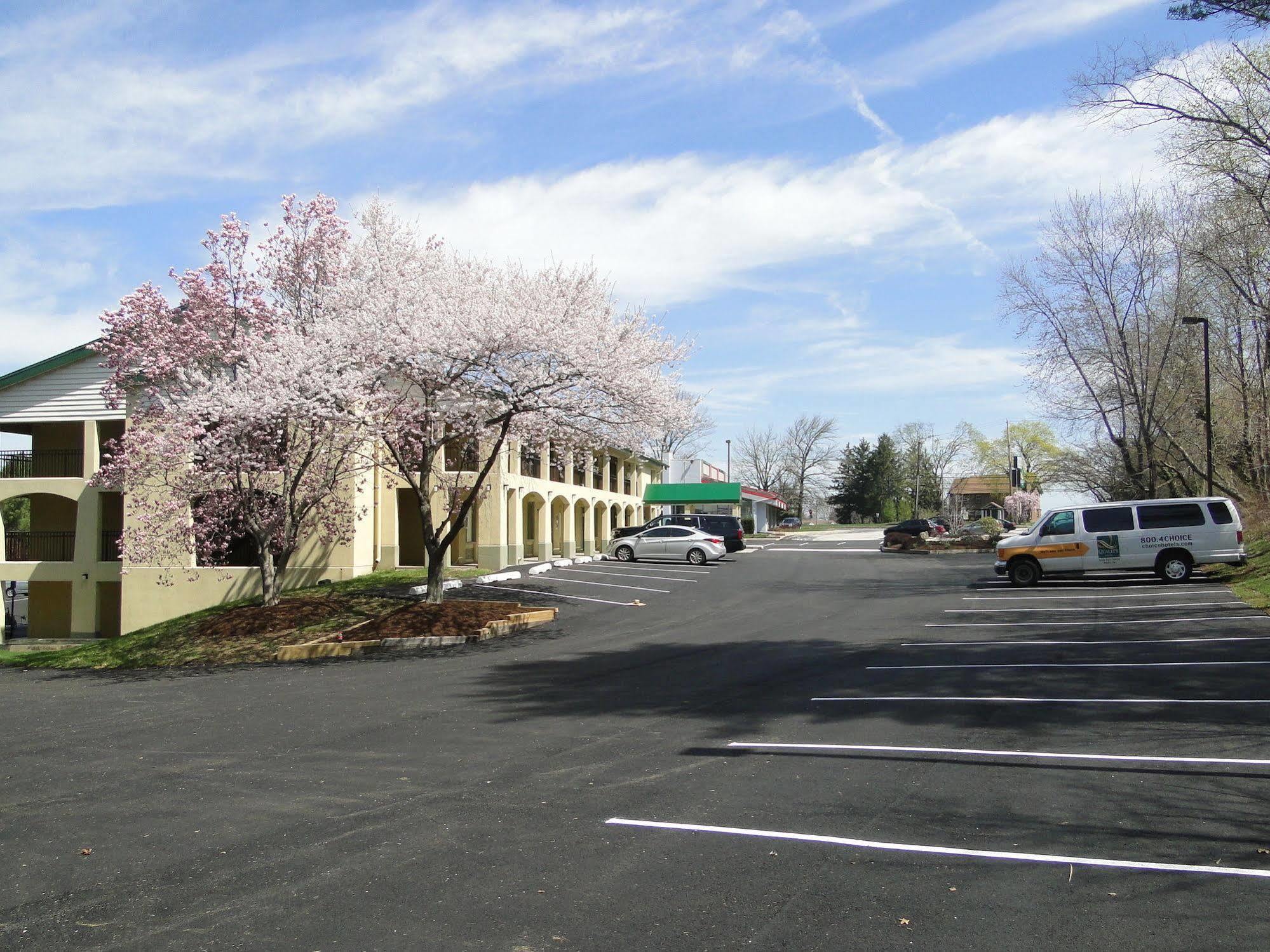 Mcintosh Inn Media Exterior photo